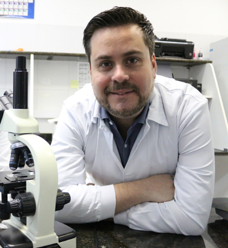 Professor Frank Crespilho da USP